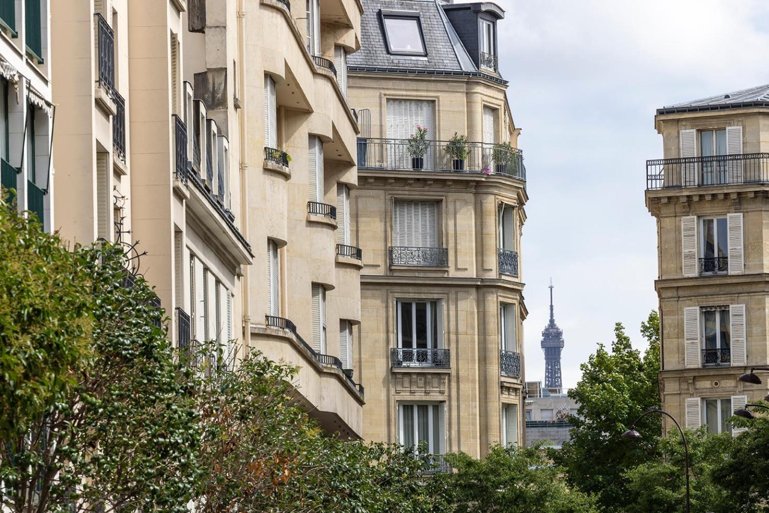 โรงแรมชาร์เลอมาญ Neuilly-sur-Seine ภายนอก รูปภาพ